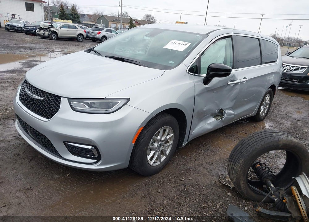 2024 CHRYSLER PACIFICA TOURING L VIN: 2C4RC1BG1RR133092