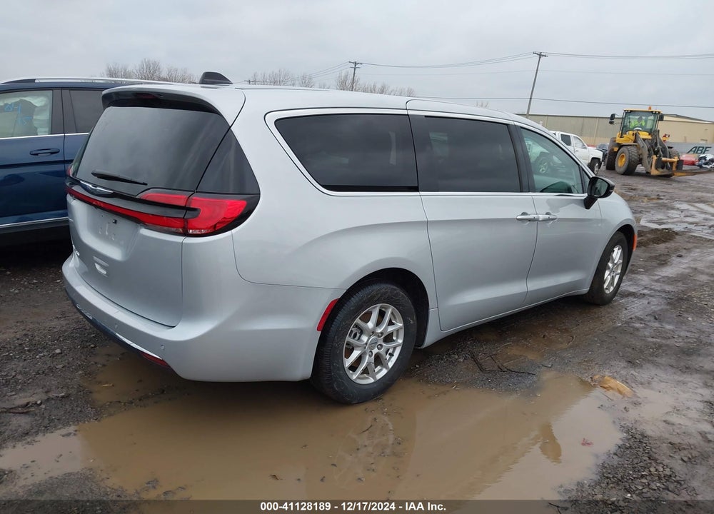 2024 CHRYSLER PACIFICA TOURING L VIN: 2C4RC1BG1RR133092