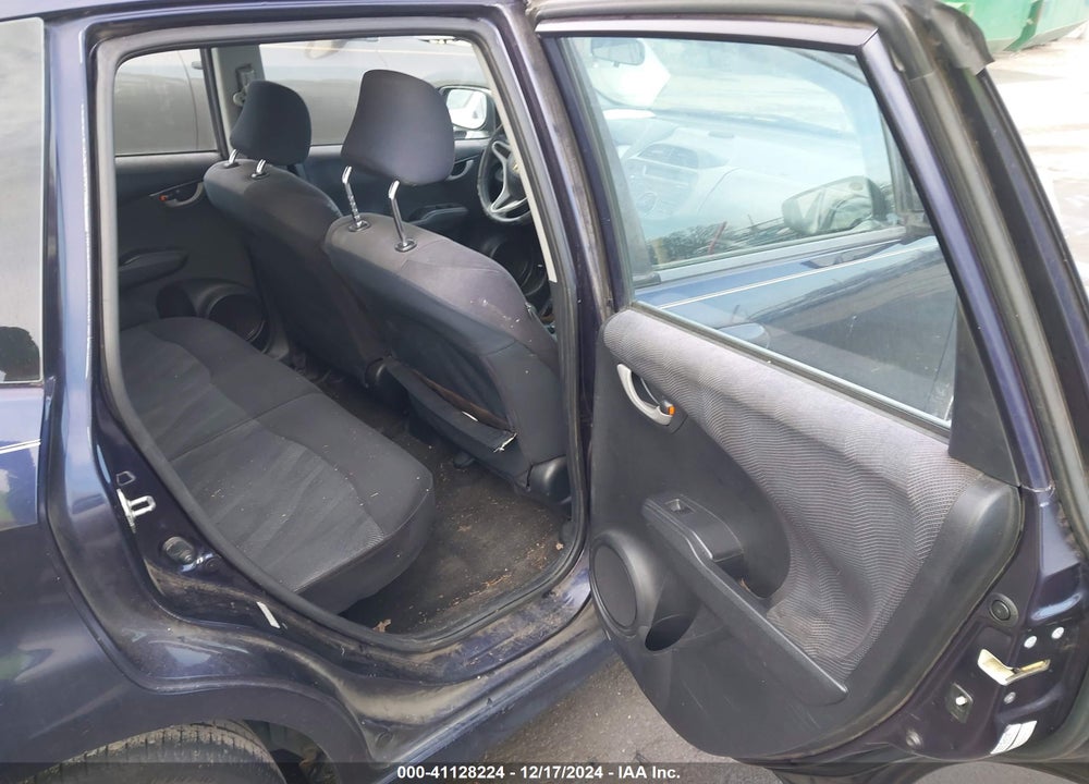 2009 HONDA FIT VIN: JHMGE88489S004612