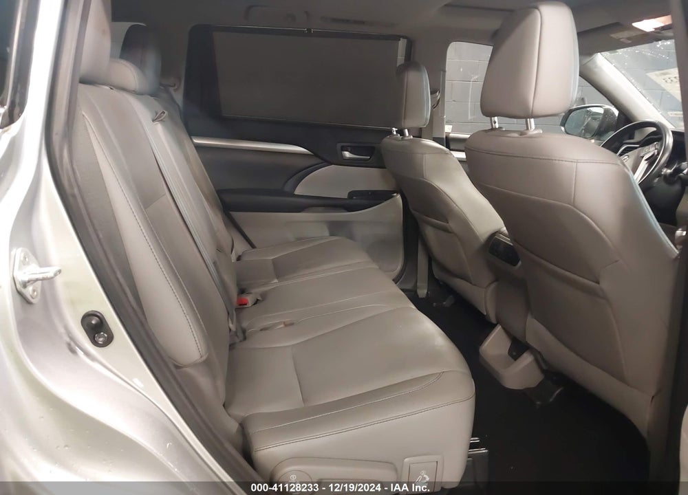 2017 TOYOTA HIGHLANDER XLE VIN: 5TDJZRFH5HS390677