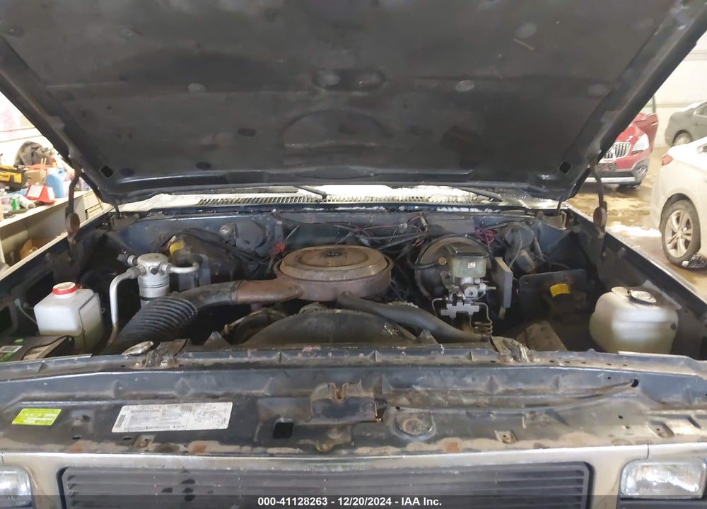 1991 GMC SUBURBAN V15 CONVENTIONAL VIN: 1GKEV16K8MF504955
