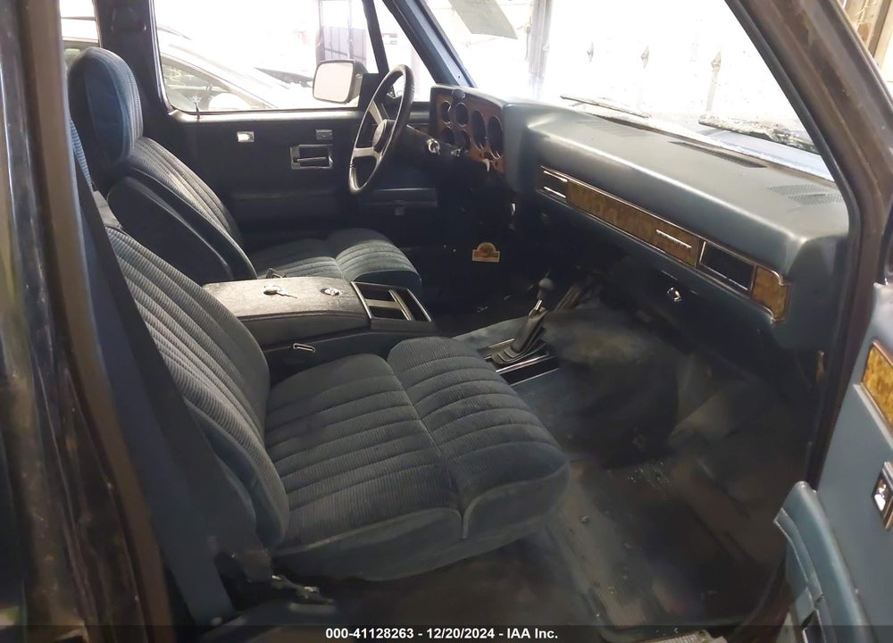 1991 GMC SUBURBAN V15 CONVENTIONAL VIN: 1GKEV16K8MF504955