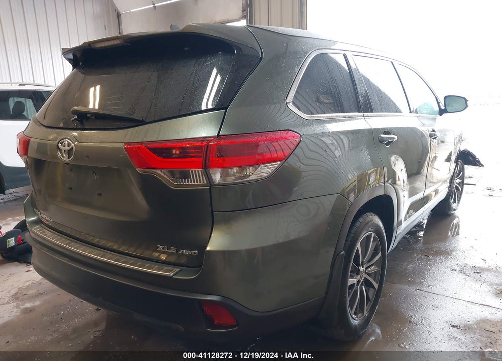 2019 TOYOTA HIGHLANDER XLE VIN: 5TDJZRFHXKS713967