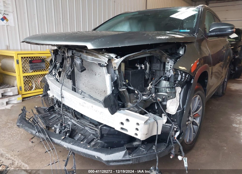 2019 TOYOTA HIGHLANDER XLE VIN: 5TDJZRFHXKS713967