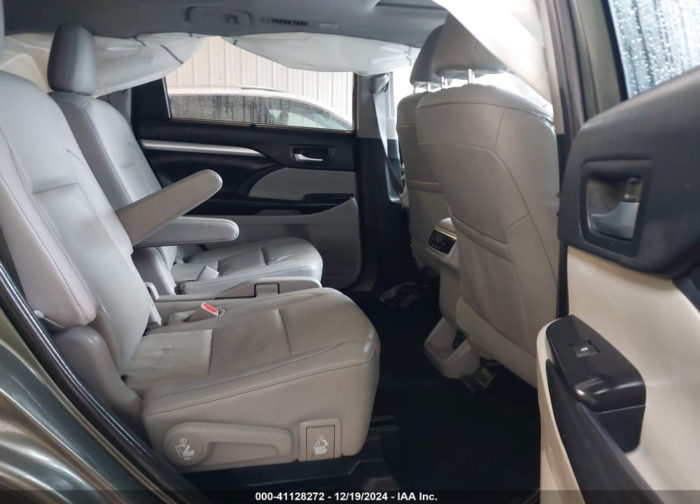 2019 TOYOTA HIGHLANDER XLE VIN: 5TDJZRFHXKS713967