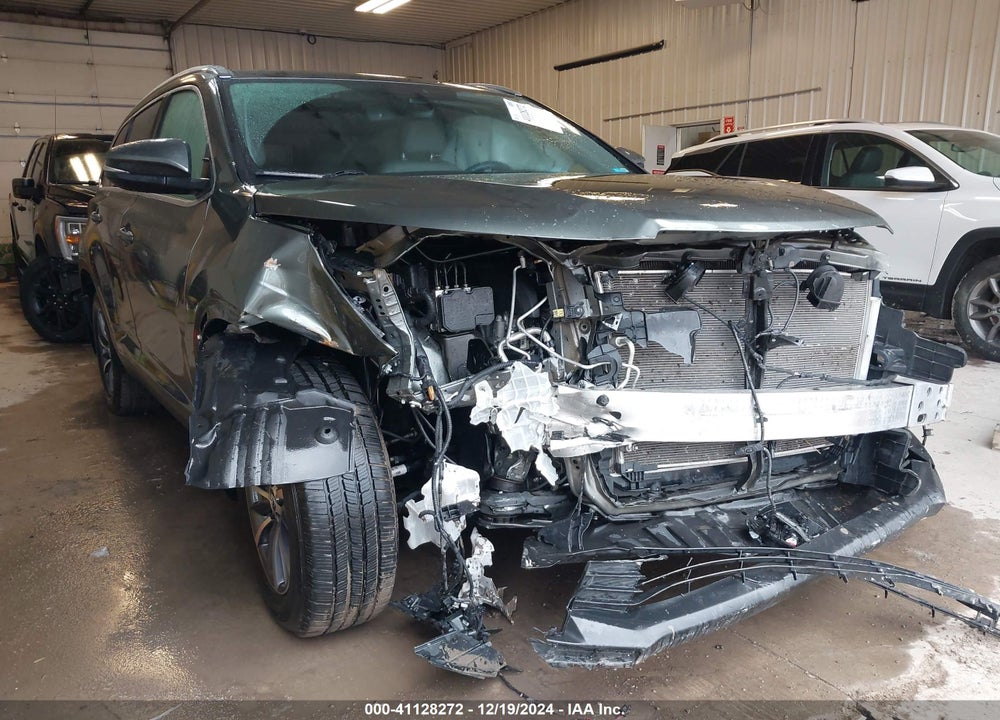 2019 TOYOTA HIGHLANDER XLE VIN: 5TDJZRFHXKS713967