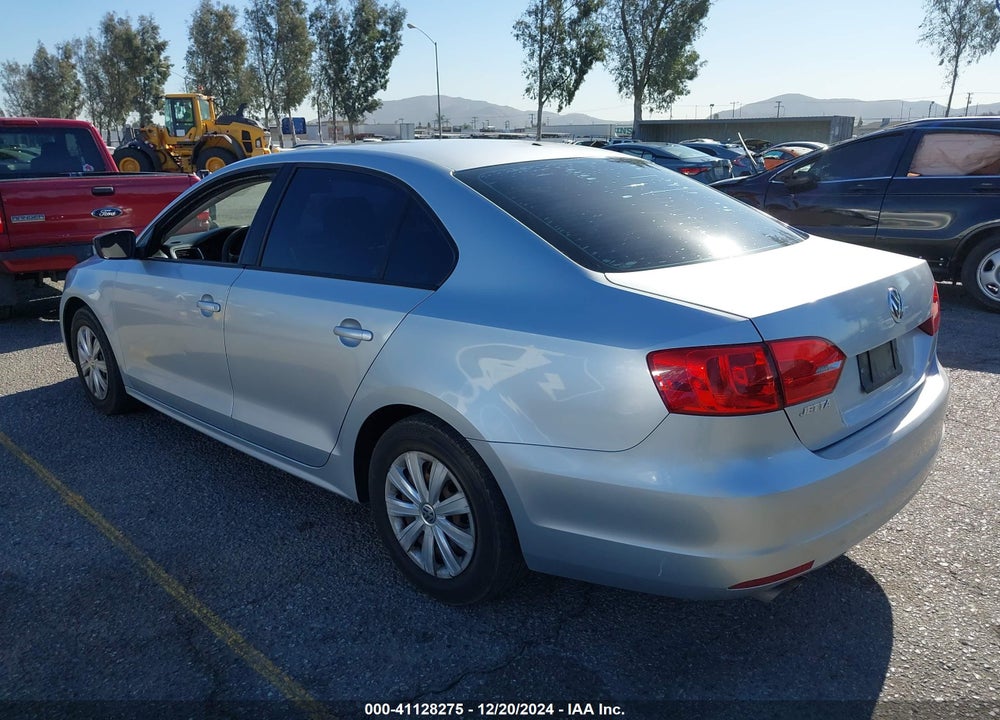 2013 VOLKSWAGEN JETTA 2.0L BASE/2.0L S VIN: 3VW2K7AJ7DM450201