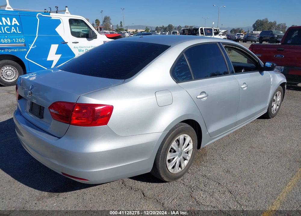 2013 VOLKSWAGEN JETTA 2.0L BASE/2.0L S VIN: 3VW2K7AJ7DM450201