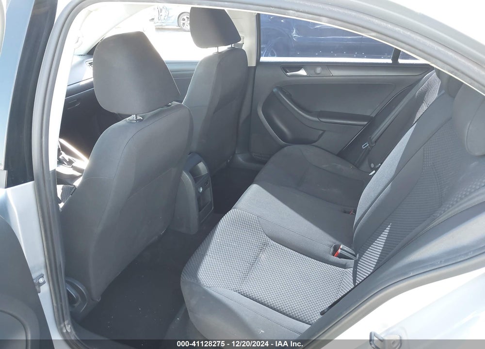2013 VOLKSWAGEN JETTA 2.0L BASE/2.0L S VIN: 3VW2K7AJ7DM450201