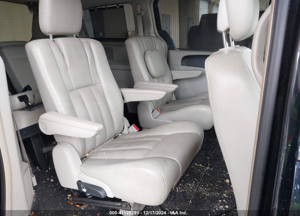 2011 CHRYSLER TOWN & COUNTRY TOURING-L VIN: 2A4RR8DG1BR609541