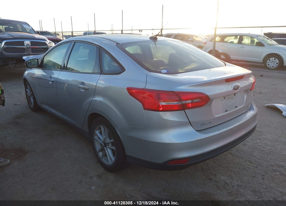2015 FORD FOCUS SE VIN: 1FADP3F20FL206827