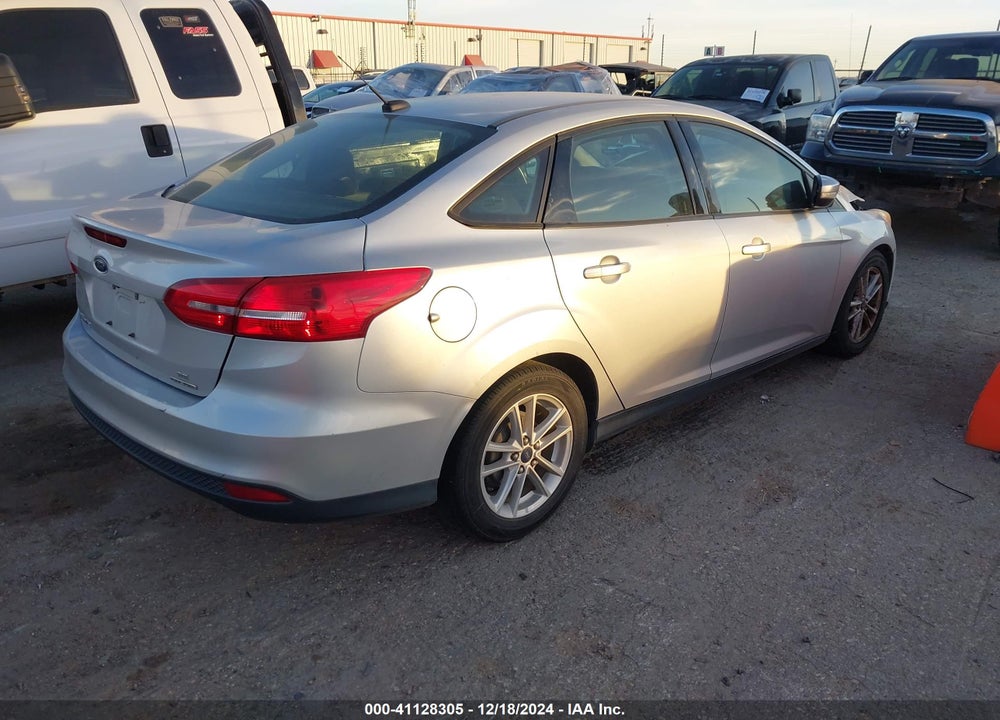 2015 FORD FOCUS SE VIN: 1FADP3F20FL206827