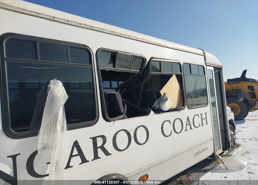 2006 FORD E-450 CUTAWAY VIN: 1FDXE45S76HA62907