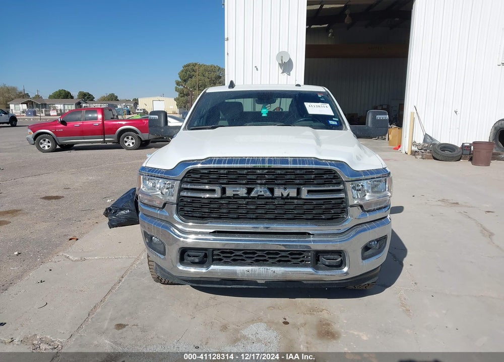 2024 RAM 2500 BIG HORN 4X4 6'4 BOX VIN: 3C6UR5DL0RG113827
