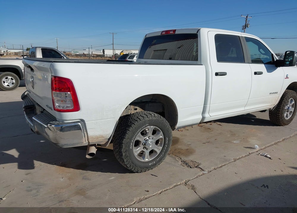 2024 RAM 2500 BIG HORN 4X4 6'4 BOX VIN: 3C6UR5DL0RG113827