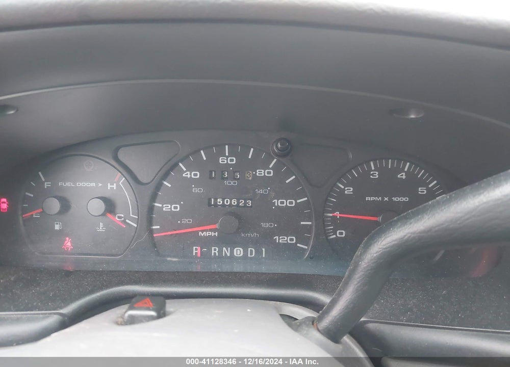2002 FORD TAURUS SES VIN: 1FAFP55282G243908