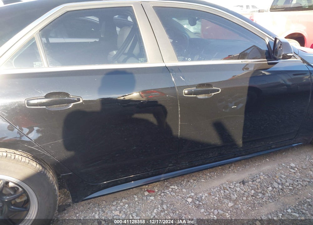 2011 CADILLAC CTS LUXURY VIN: 1G6DG5EY9B0145455