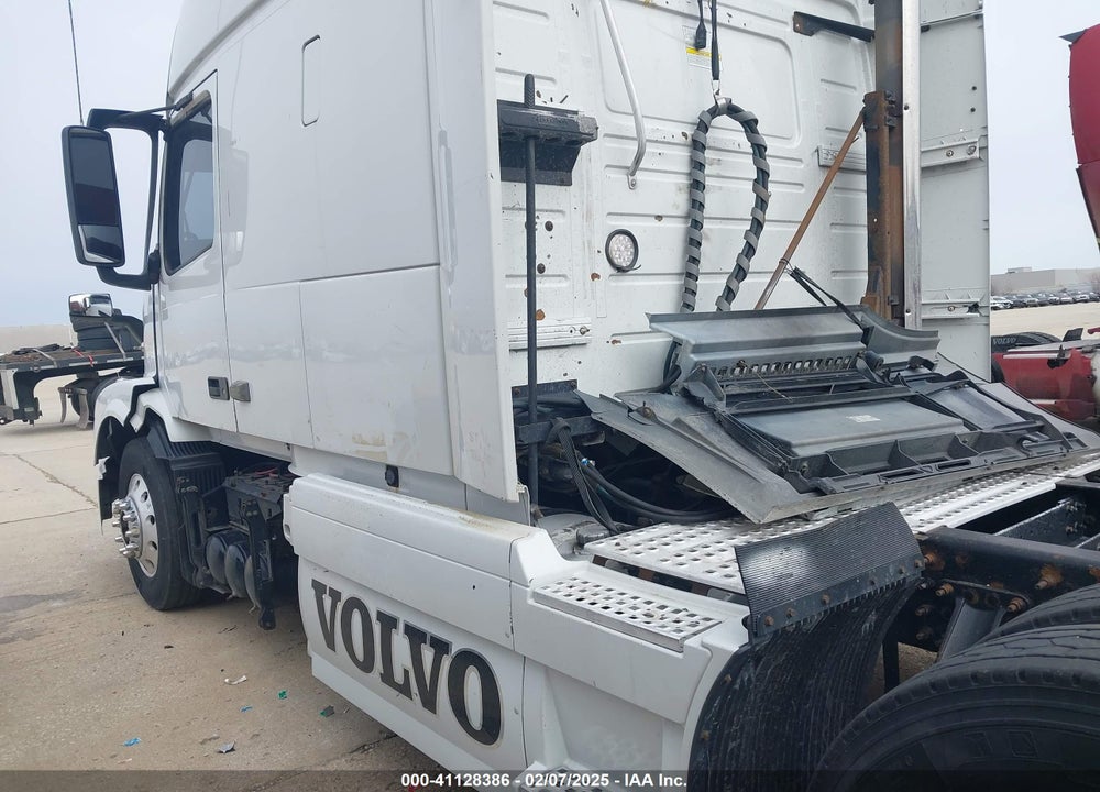 2010 VOLVO VN VIN: 4V4NC9TH3AN265720