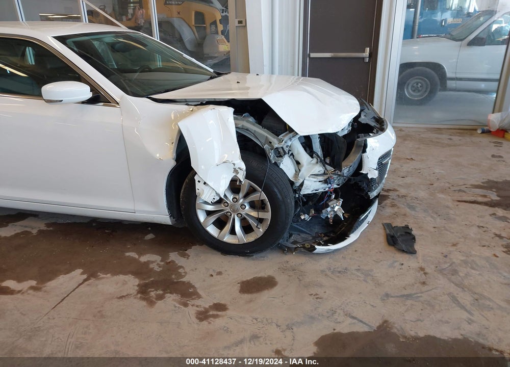 2015 CHRYSLER 300 VIN: 2C3CCAAG9FH864477