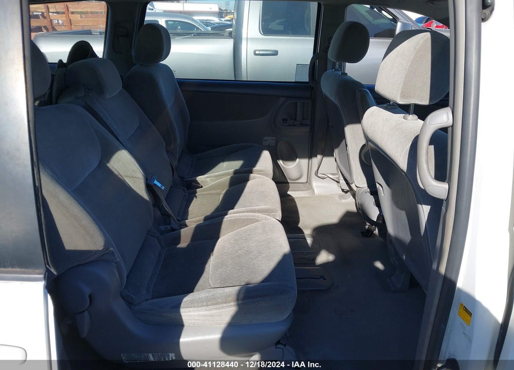 2004 TOYOTA SIENNA CE VIN: 5TDZA23C54S067489