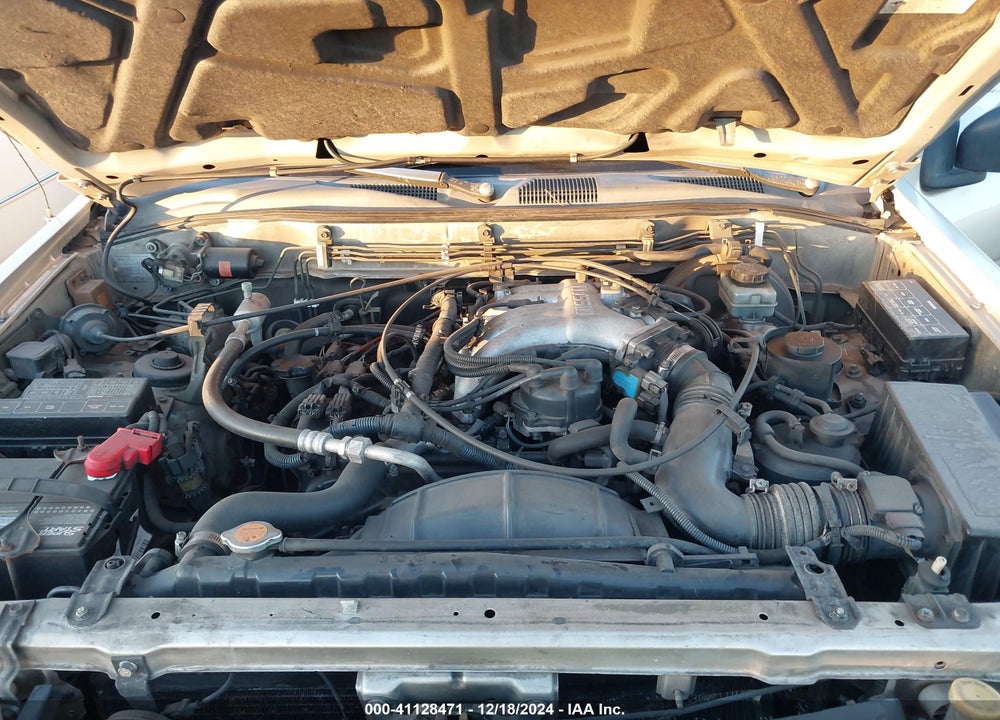 1996 NISSAN PATHFINDER XE/LE VIN: JN8AR05S0TW047569