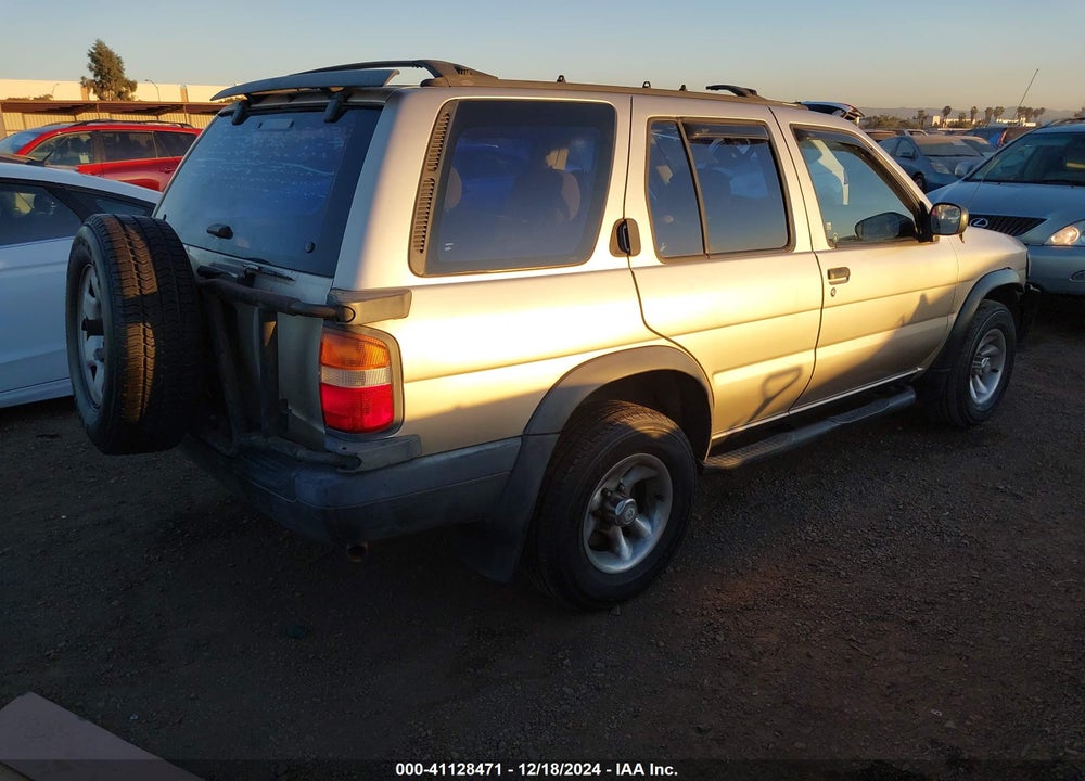 1996 NISSAN PATHFINDER XE/LE VIN: JN8AR05S0TW047569