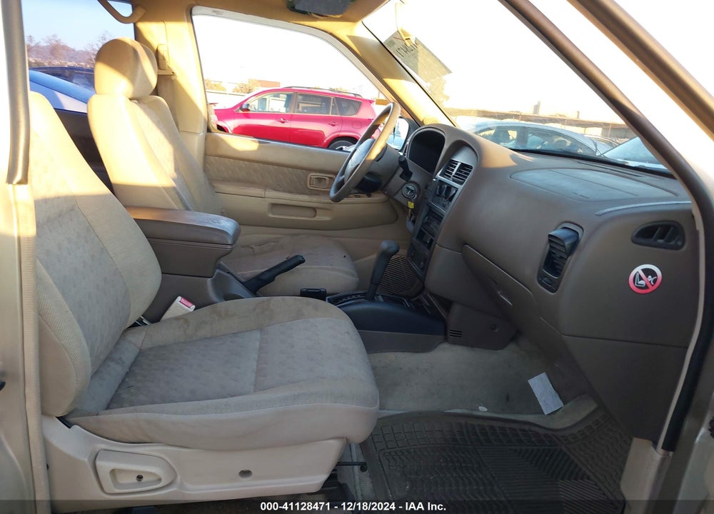 1996 NISSAN PATHFINDER XE/LE VIN: JN8AR05S0TW047569