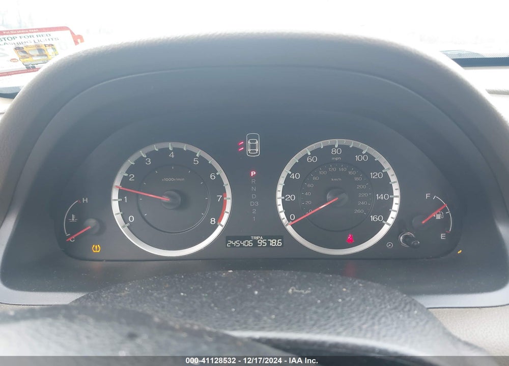 2010 HONDA ACCORD 2.4 LX VIN: 1HGCP2F30AA054014