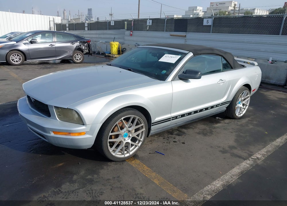 2005 FORD MUSTANG VIN: 1ZVFT84N255208314