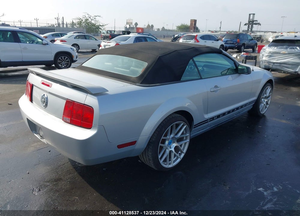 2005 FORD MUSTANG VIN: 1ZVFT84N255208314