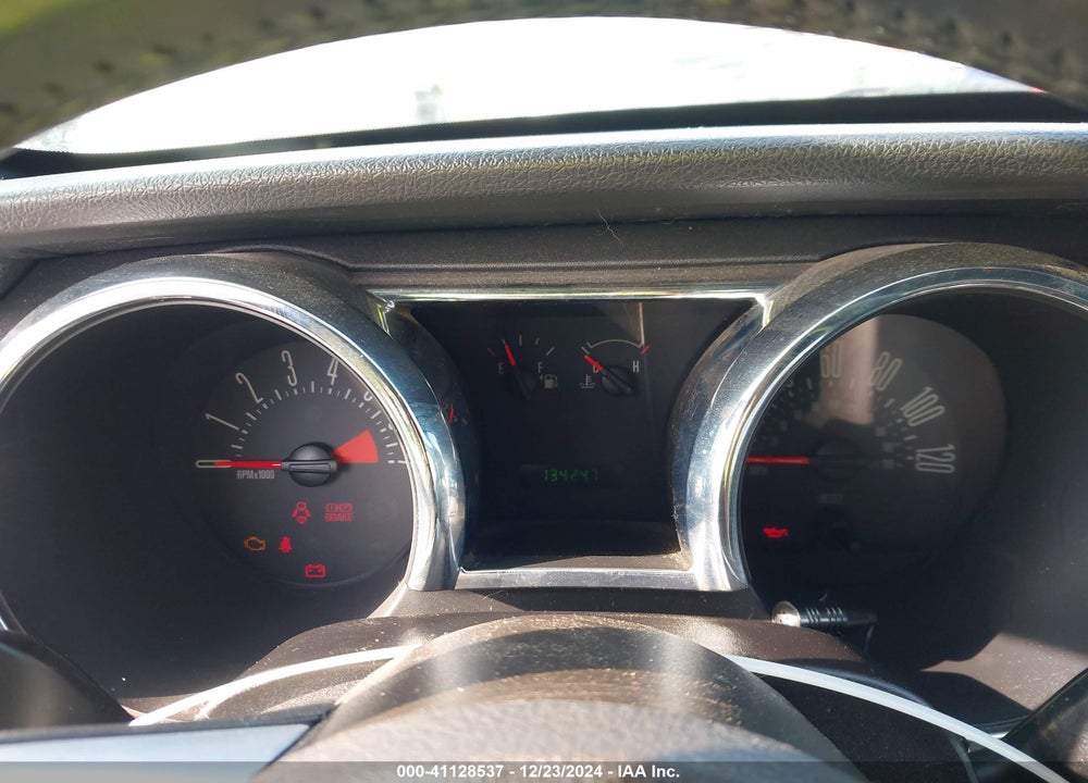 2005 FORD MUSTANG VIN: 1ZVFT84N255208314