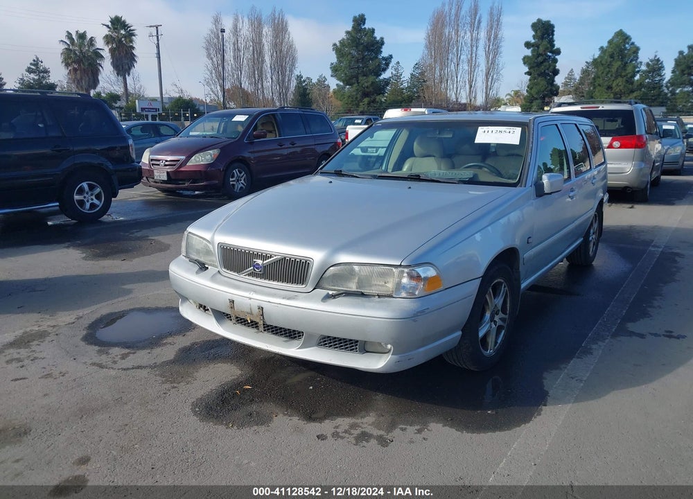 1999 VOLVO V70 R VIN: YV1LV62D9X2603409