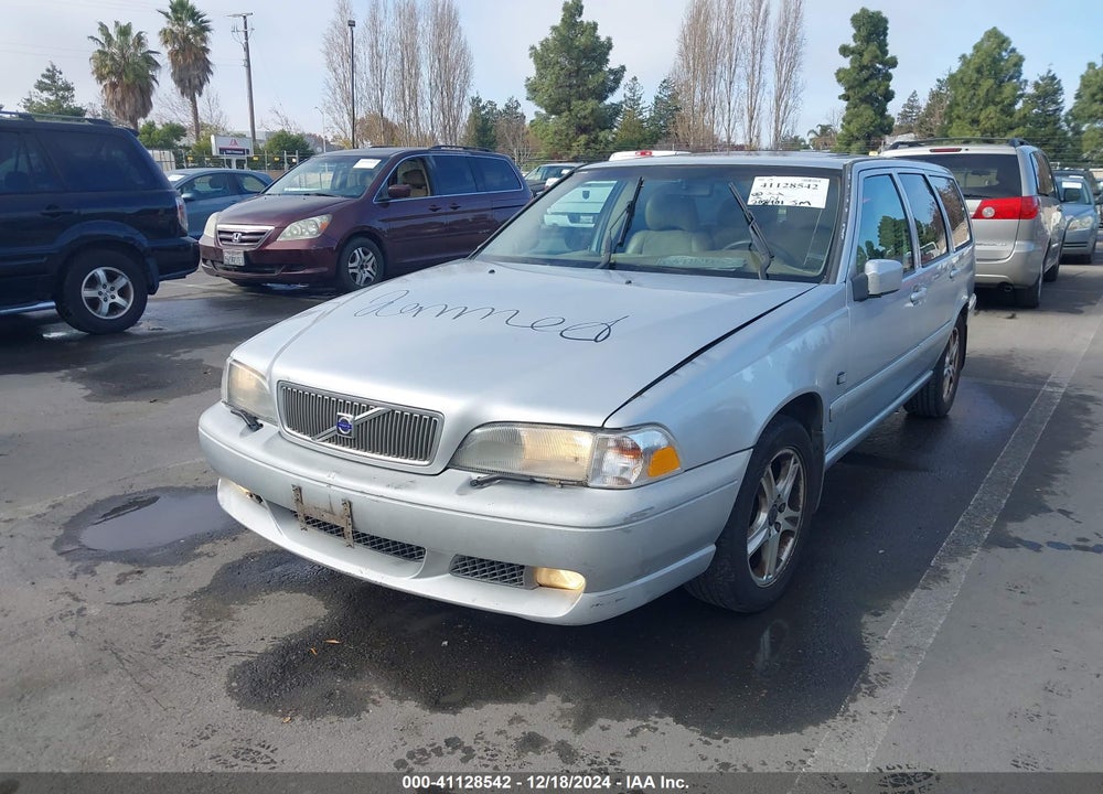1999 VOLVO V70 R VIN: YV1LV62D9X2603409