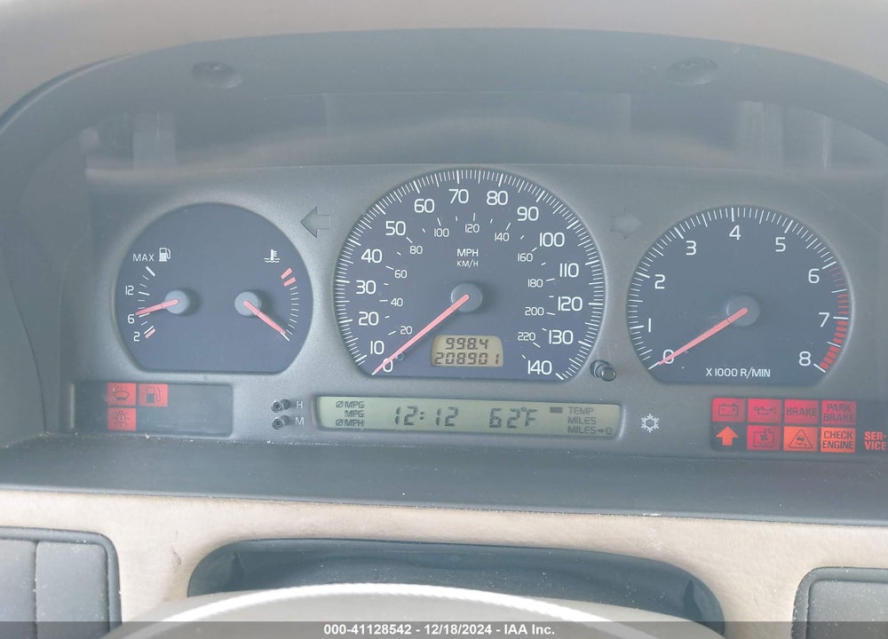 1999 VOLVO V70 R VIN: YV1LV62D9X2603409