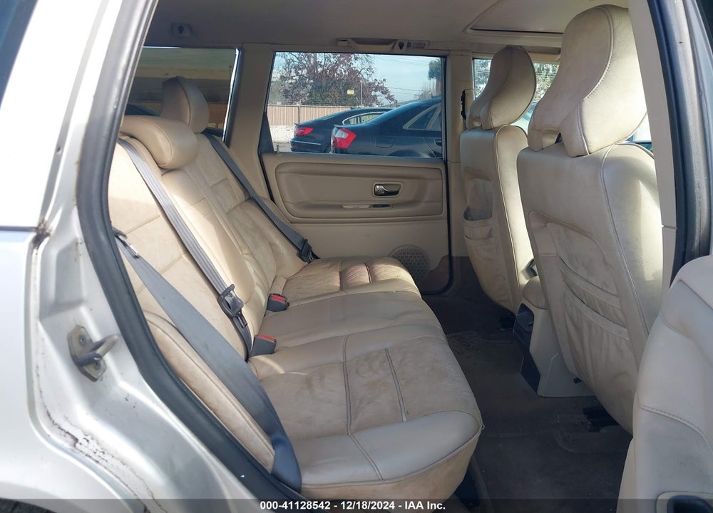 1999 VOLVO V70 R VIN: YV1LV62D9X2603409