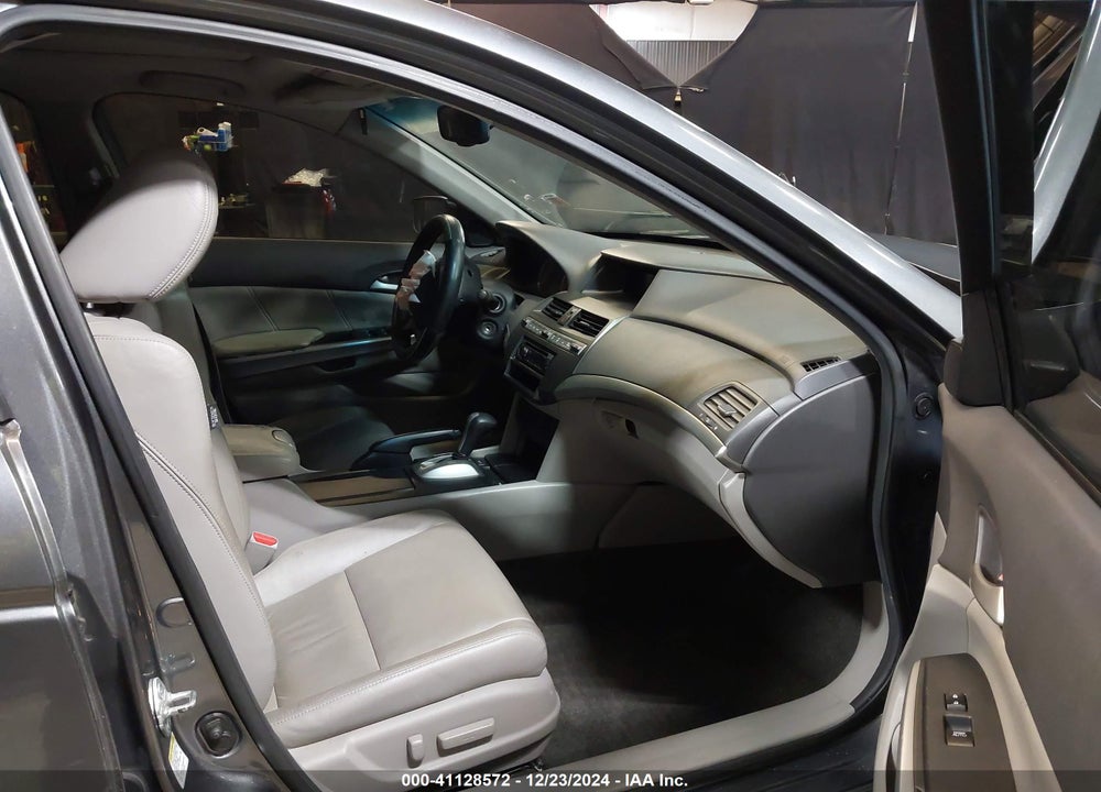 2010 HONDA ACCORD 3.5 EX-L VIN: 1HGCP3F86AA027126