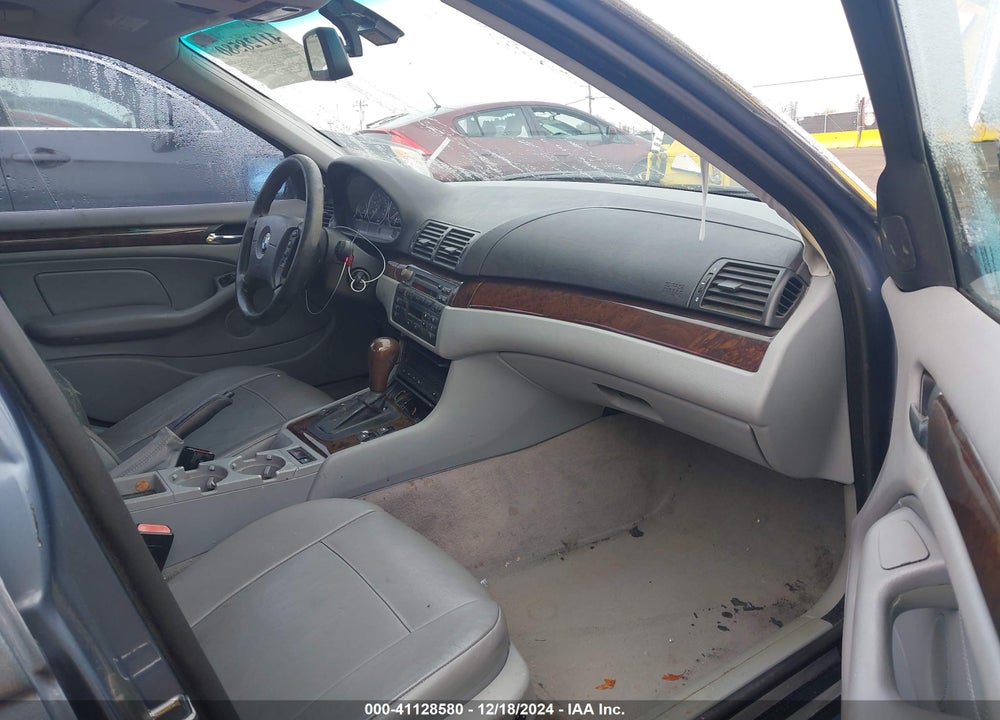 2004 BMW 330XI VIN: WBAEW534X4PN34097