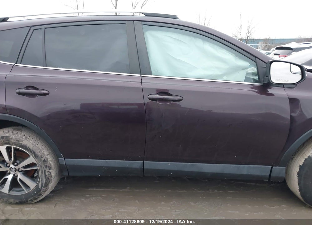 2016 TOYOTA RAV4 XLE VIN: 2T3RFREV2GW439561