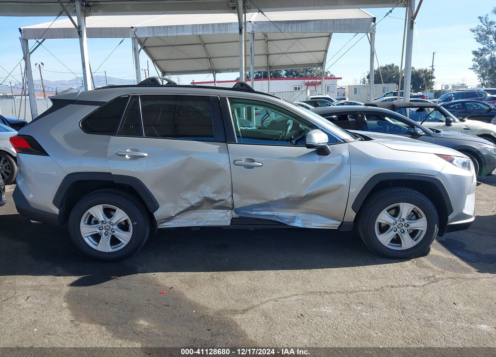 2021 TOYOTA RAV4 XLE VIN: 2T3W1RFV8MC156658