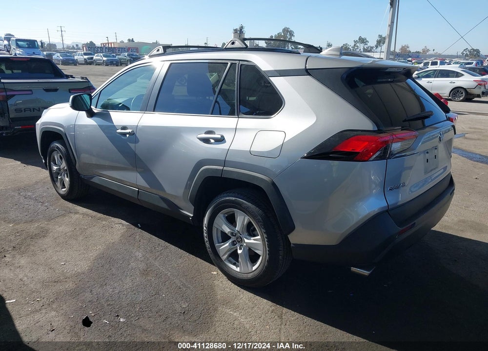 2021 TOYOTA RAV4 XLE VIN: 2T3W1RFV8MC156658