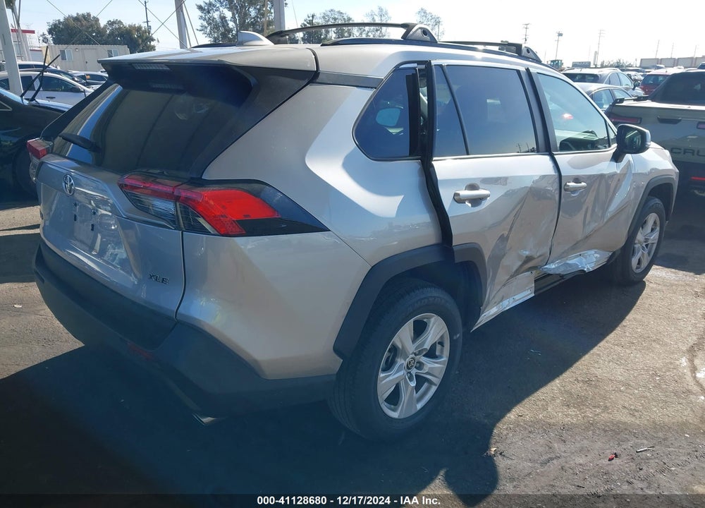2021 TOYOTA RAV4 XLE VIN: 2T3W1RFV8MC156658
