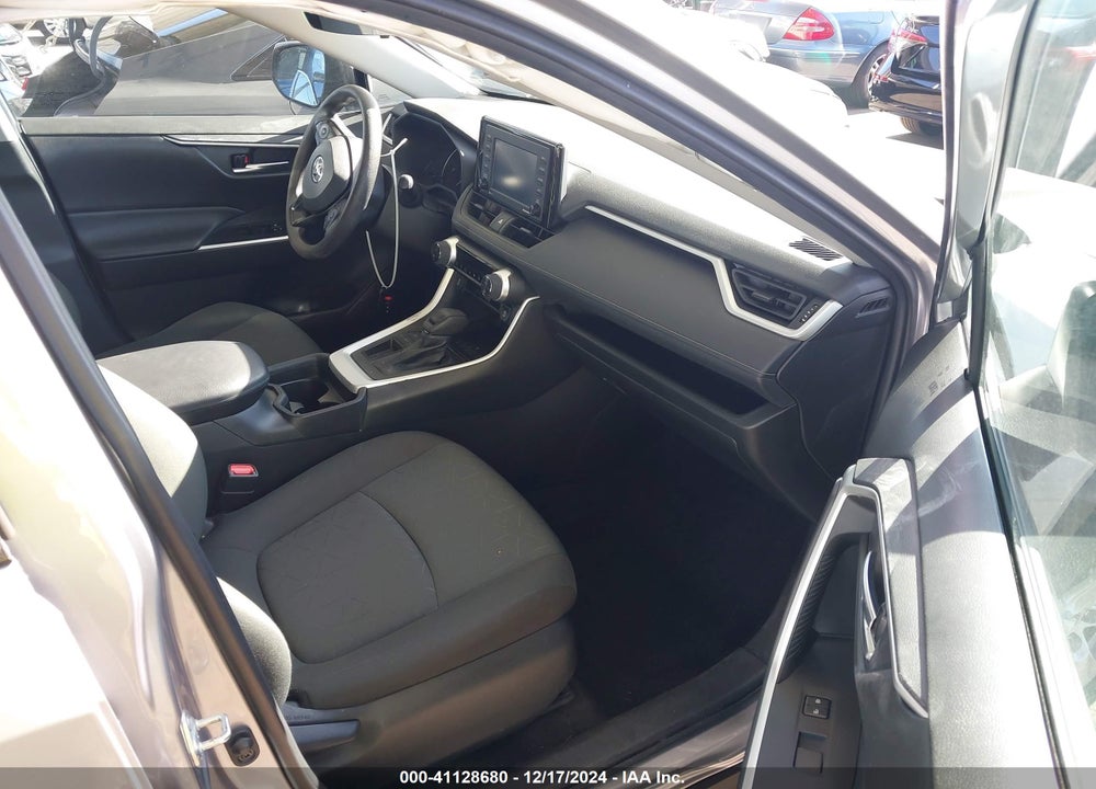 2021 TOYOTA RAV4 XLE VIN: 2T3W1RFV8MC156658