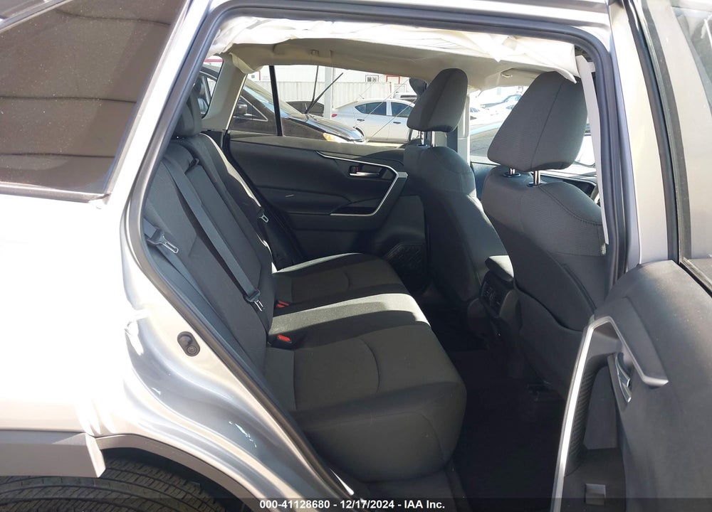 2021 TOYOTA RAV4 XLE VIN: 2T3W1RFV8MC156658