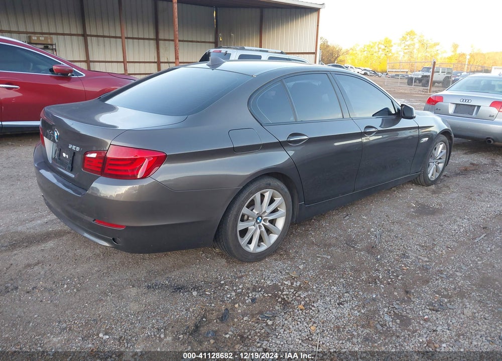 2011 BMW 528I VIN: WBAFR1C56BC744407