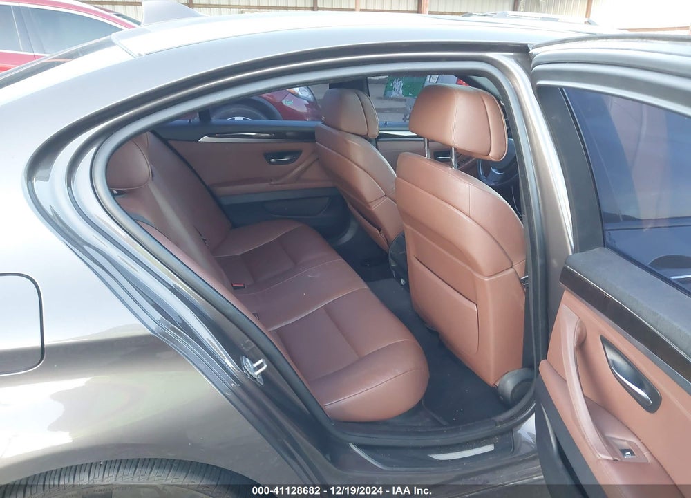 2011 BMW 528I VIN: WBAFR1C56BC744407