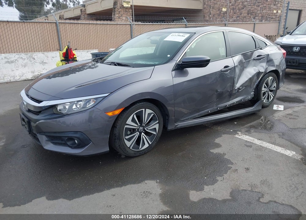 2018 HONDA CIVIC VIN: JHMFC1F33JX023689
