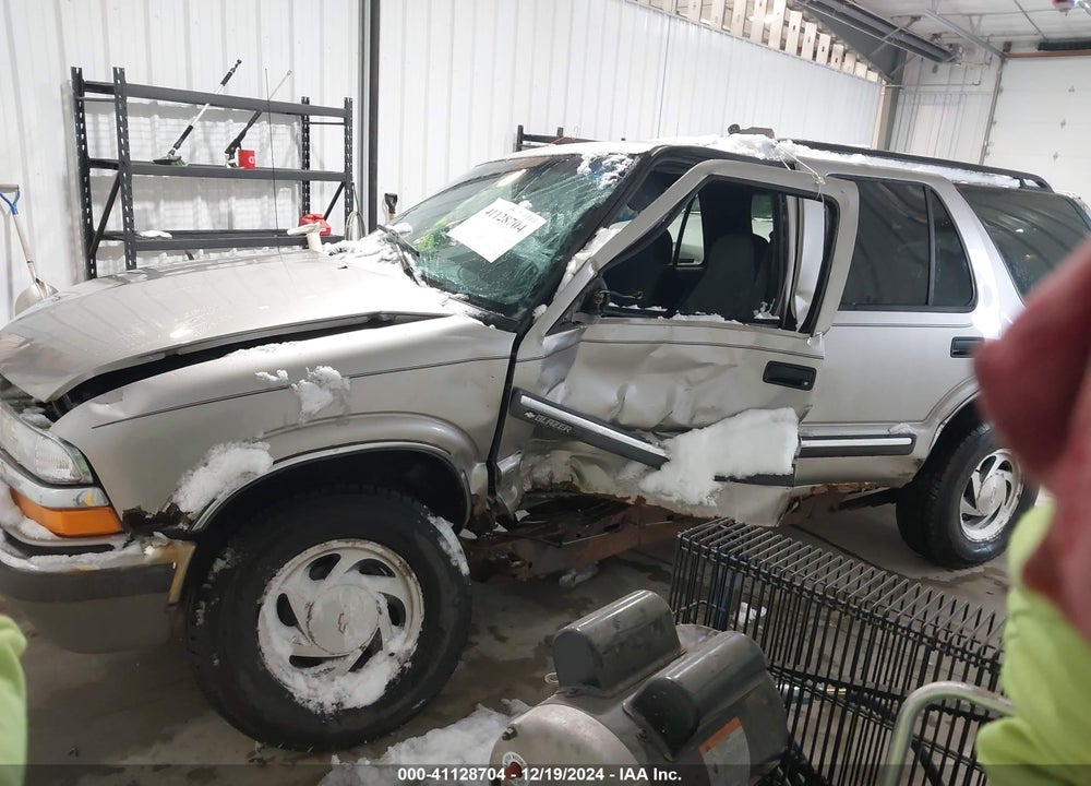 2001 CHEVROLET BLAZER LT VIN: 1GNDT13W912219079