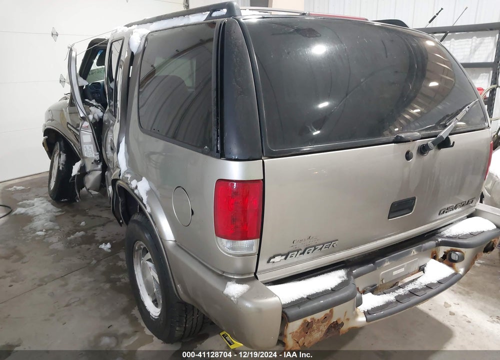 2001 CHEVROLET BLAZER LT VIN: 1GNDT13W912219079