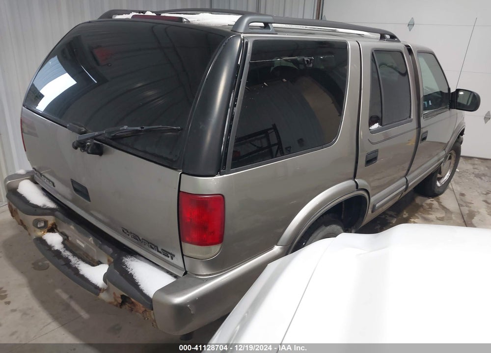 2001 CHEVROLET BLAZER LT VIN: 1GNDT13W912219079