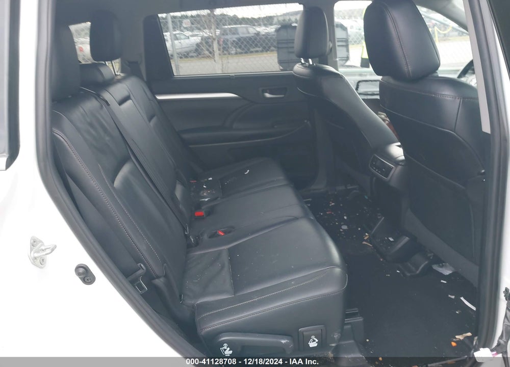 2019 TOYOTA HIGHLANDER XLE VIN: 5TDJZRFH9KS598746